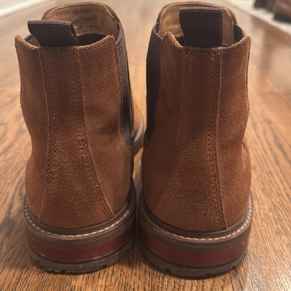 Johnston & Murphy Barrett Chelsea Boot, Tan Oiled Suede, Size 11 - Picture 3 of 7